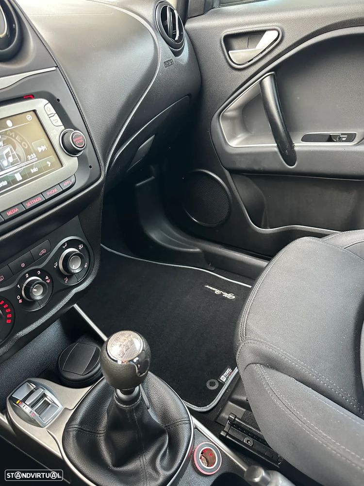 Alfa Romeo MiTo - 12