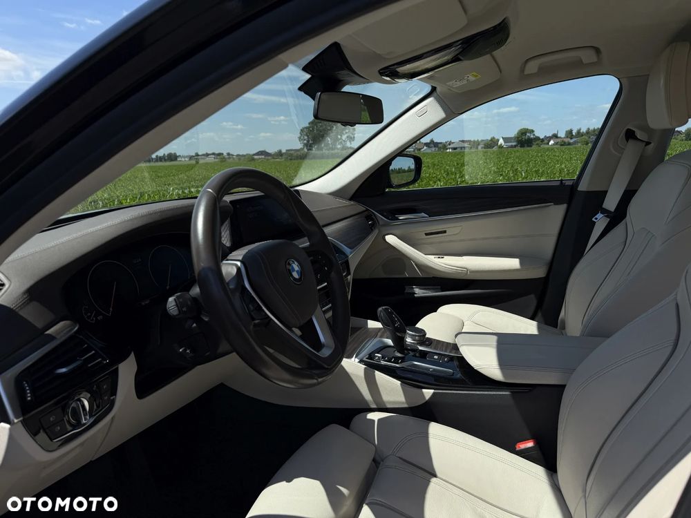 BMW Seria 5 520d xDrive Luxury Line - 14