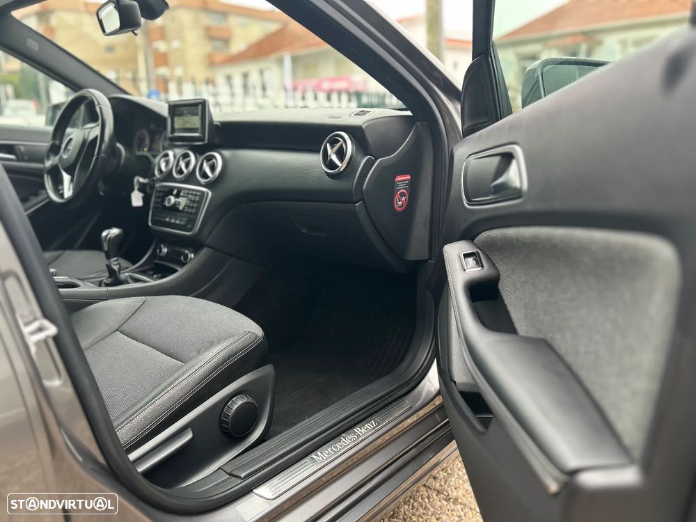 Mercedes-Benz A 180 CDI (BlueEFFICIENCY) Urban - 29