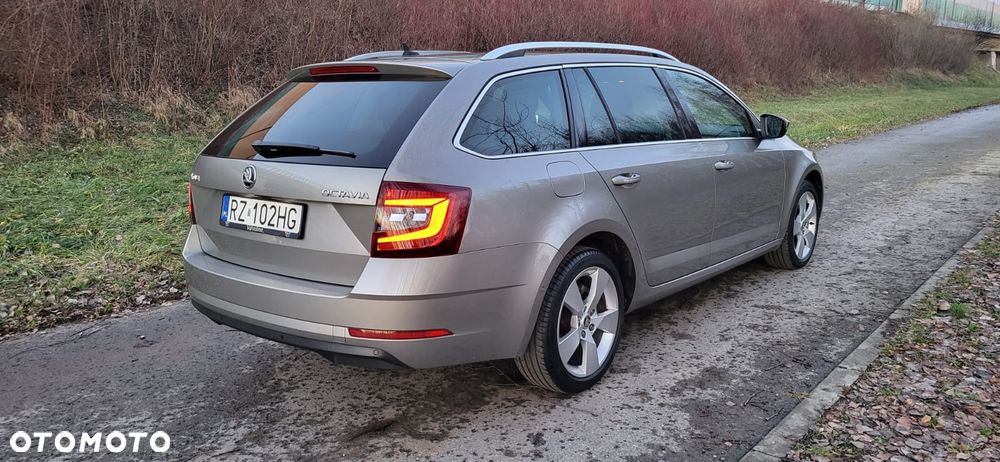 Skoda Octavia 2.0 TDI DSG Style - 10