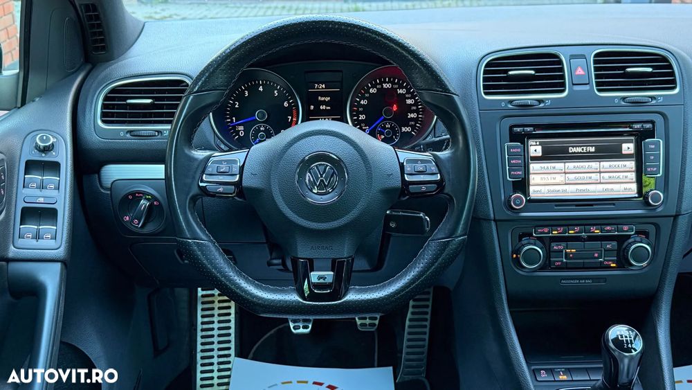 Volkswagen Golf - 16