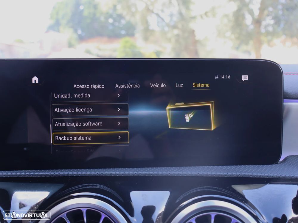 Mercedes-Benz CLA 250 e 8G-DCT AMG Line - 32