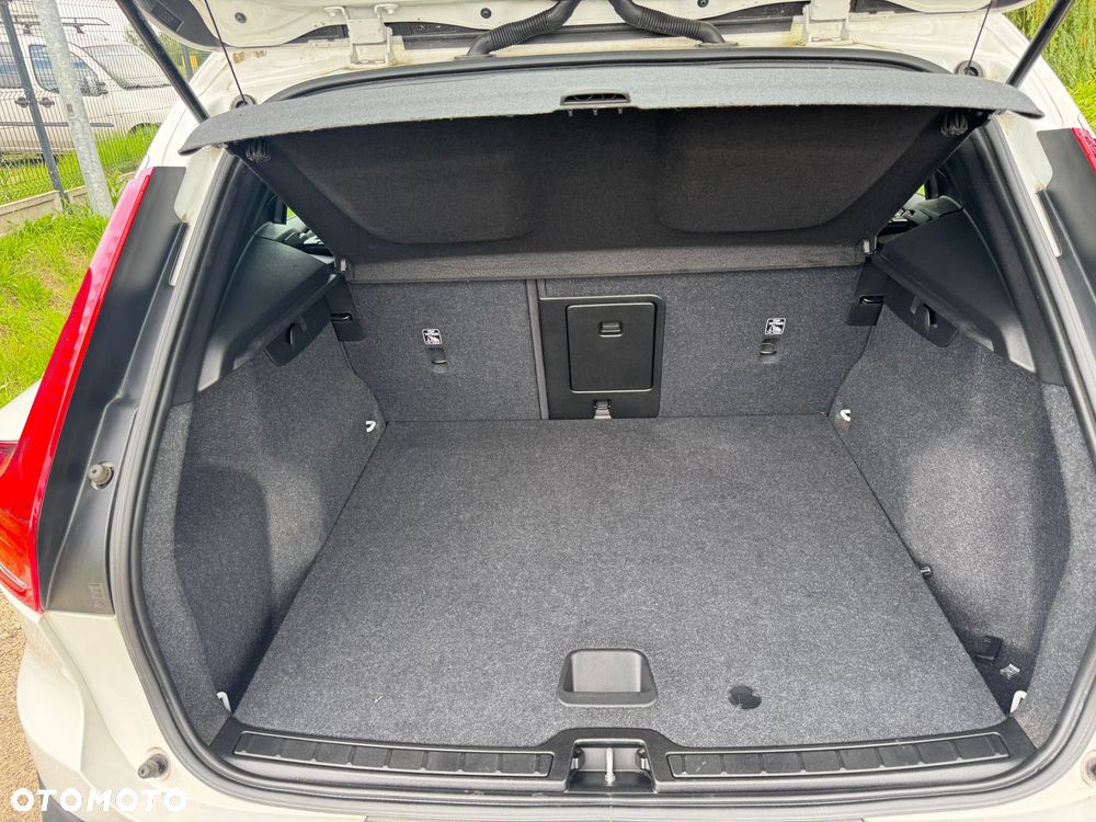Volvo XC 40 - 23
