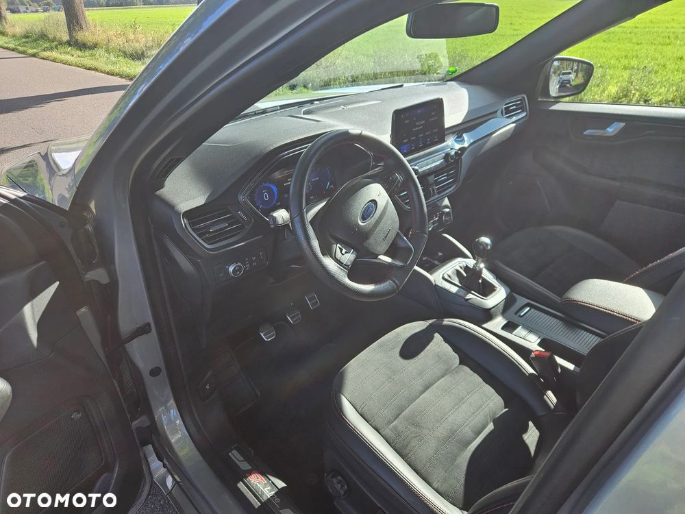 Ford Kuga 1.5 EcoBoost FWD ST-Line X - 6