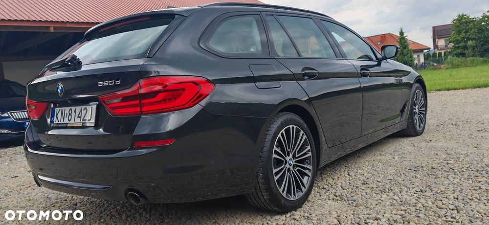 BMW Seria 5 520d Sport Line - 11