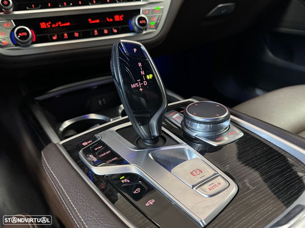 BMW 740 d xDrive Pack M Auto - 35