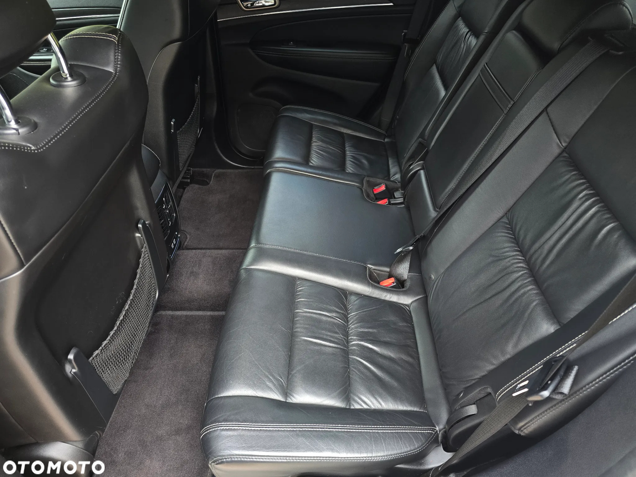 Jeep Grand Cherokee - 25