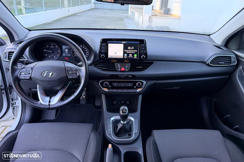 Hyundai i30 SW 1.6 CRDi Comfort+Navi - 10