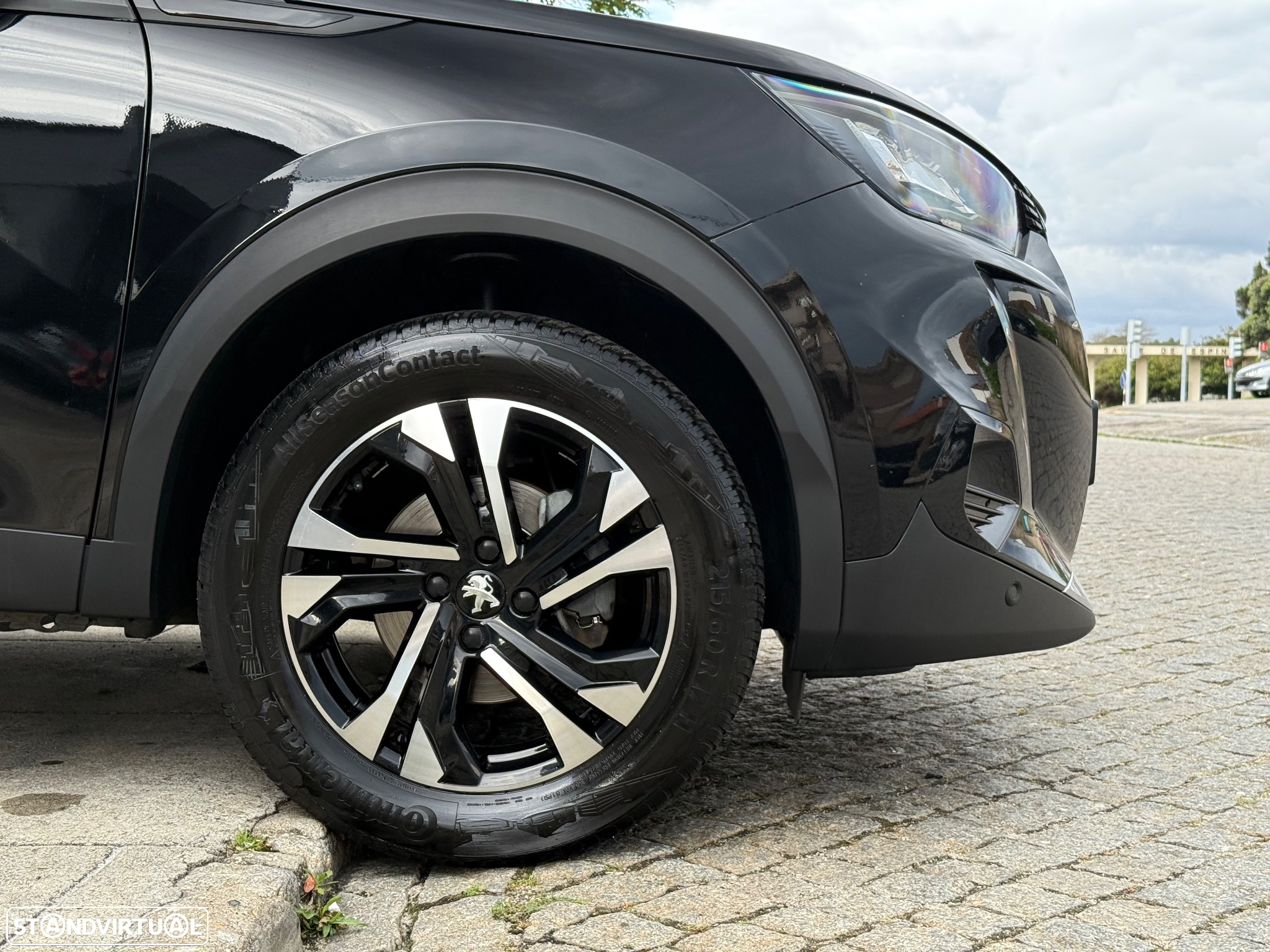 Peugeot 2008 1.2 PureTech Allure - 11