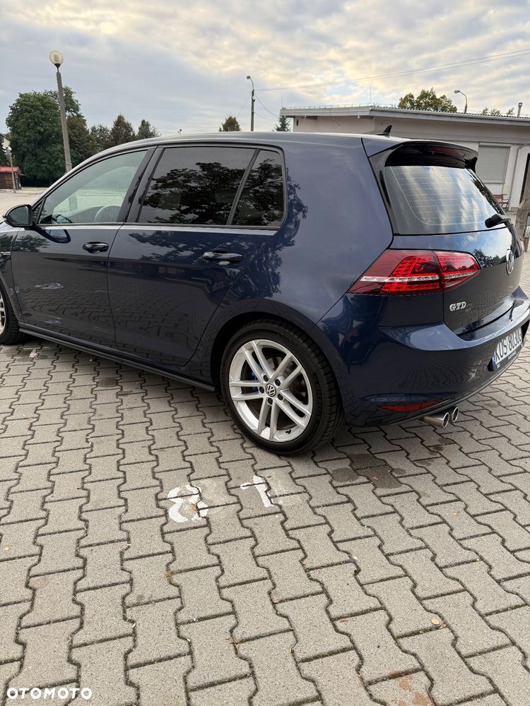 Volkswagen Golf - 4