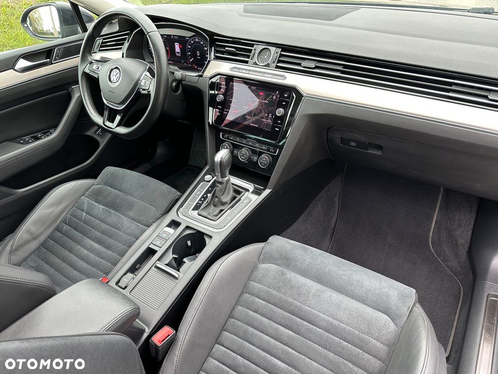 Volkswagen Passat 2.0 TDI SCR DSG Comfortline - 20