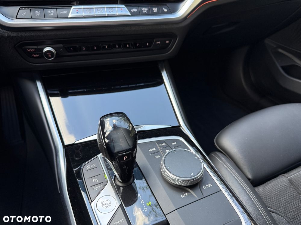 BMW Seria 3 320d Sport Line - 33