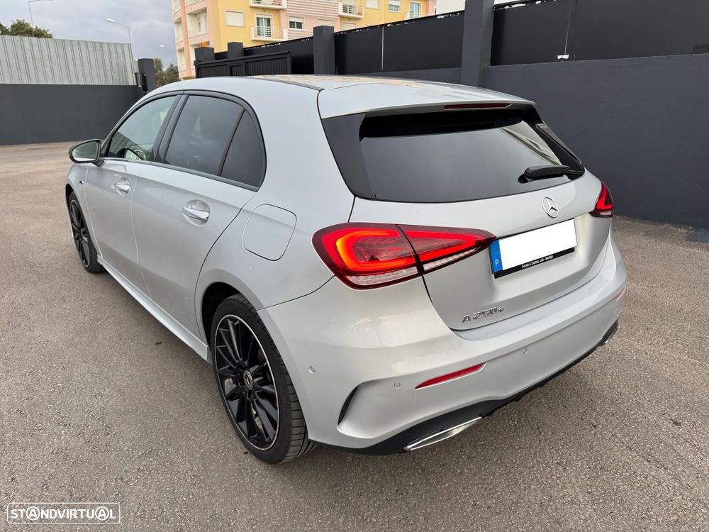 Mercedes-Benz A 250 e AMG Line - 4