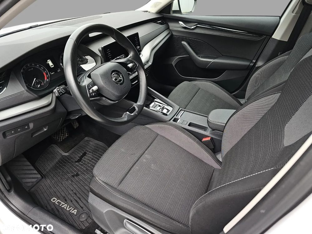 Skoda Octavia 2.0 TDI Ambition DSG - 10