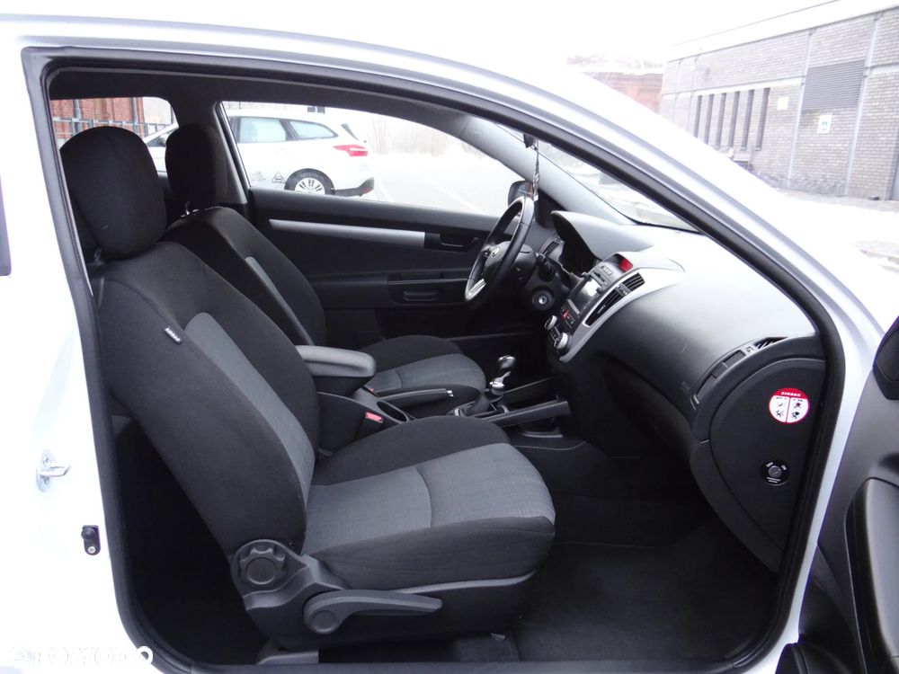 Kia ProCeed 1.4 CVVT Dream-Team Edition - 21