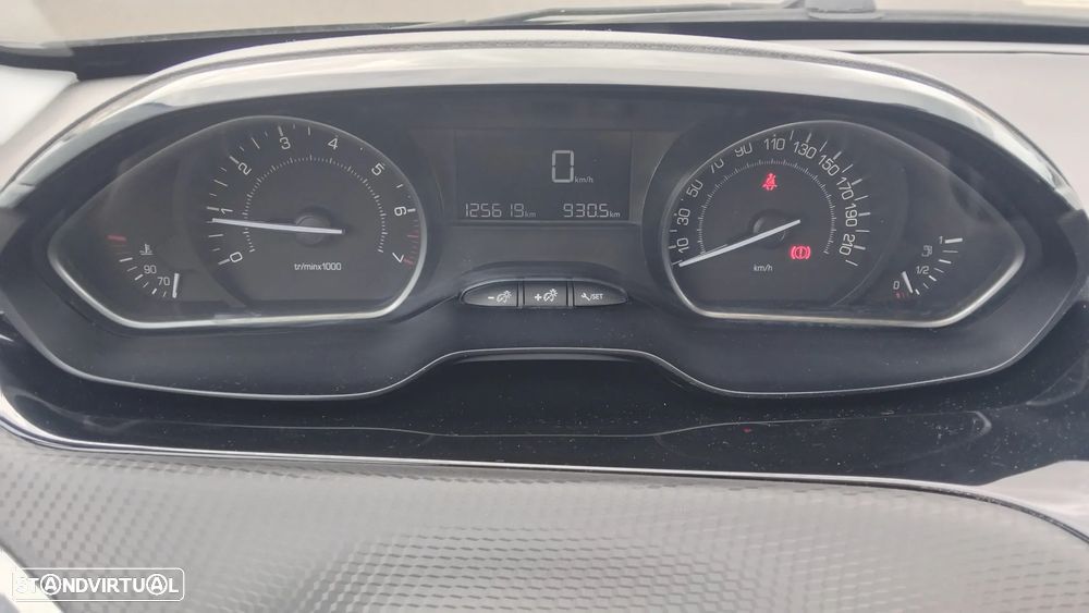 Peugeot 208 1.2 PureTech Style - 4