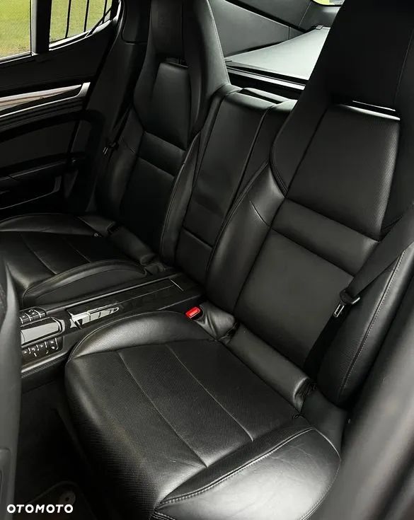 Porsche Panamera 4S - 15