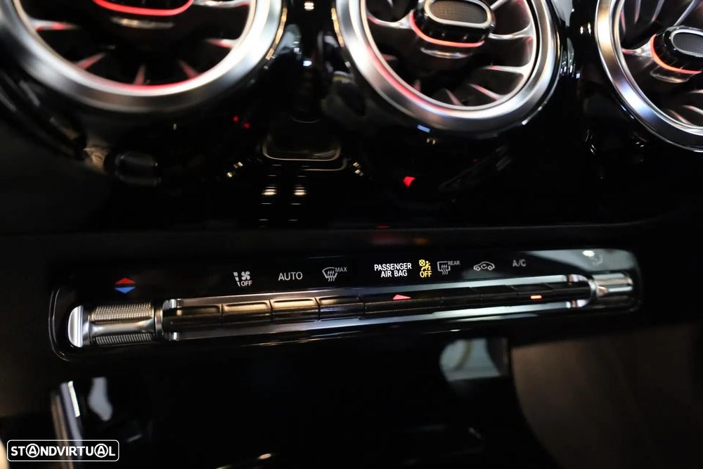 Mercedes-Benz A 180 Limousine d AMG Line Aut. - 31