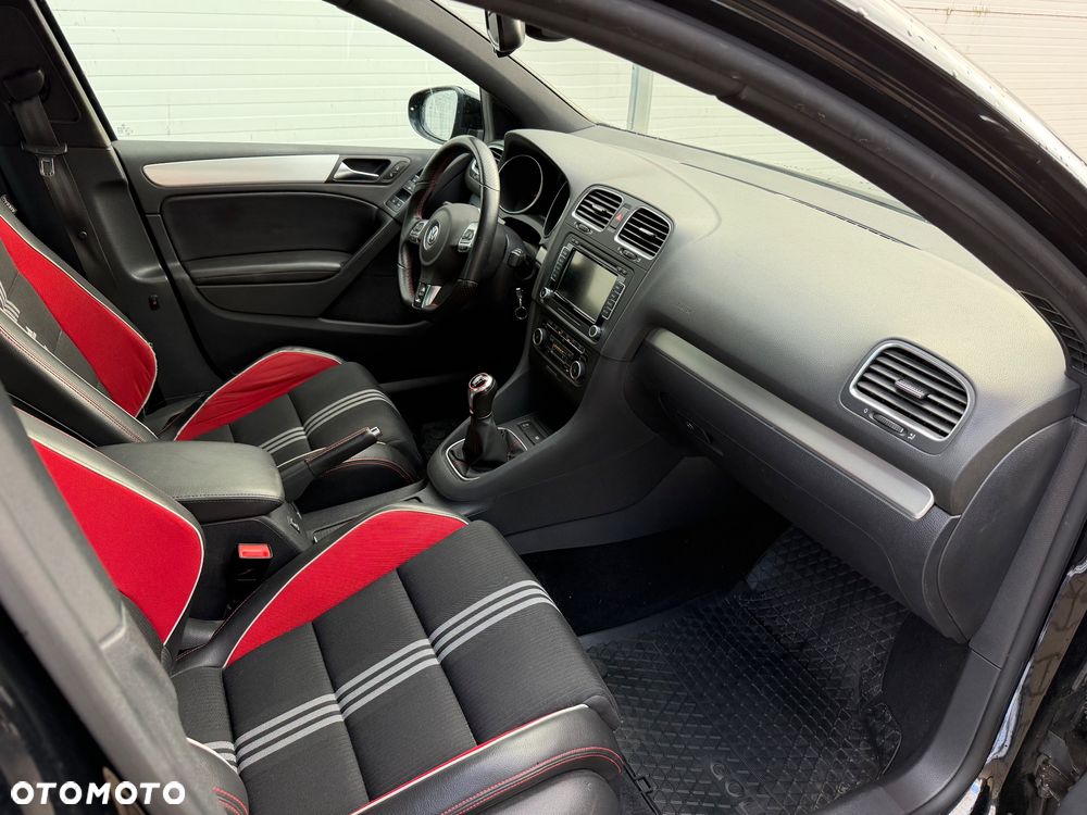 Volkswagen Golf 2.0 GTI adidas - 5