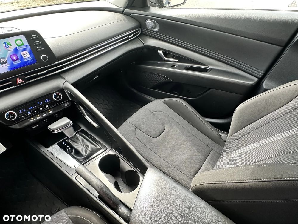 Hyundai Elantra 1.6 Modern CVT - 32