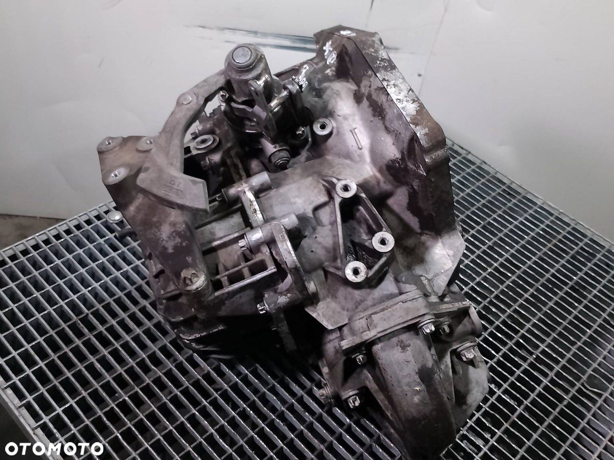 SKRZYNIA BIEGÓW MANUALNA OPEL VECTRA C 55192042  M32 1.9 CDTI - 4
