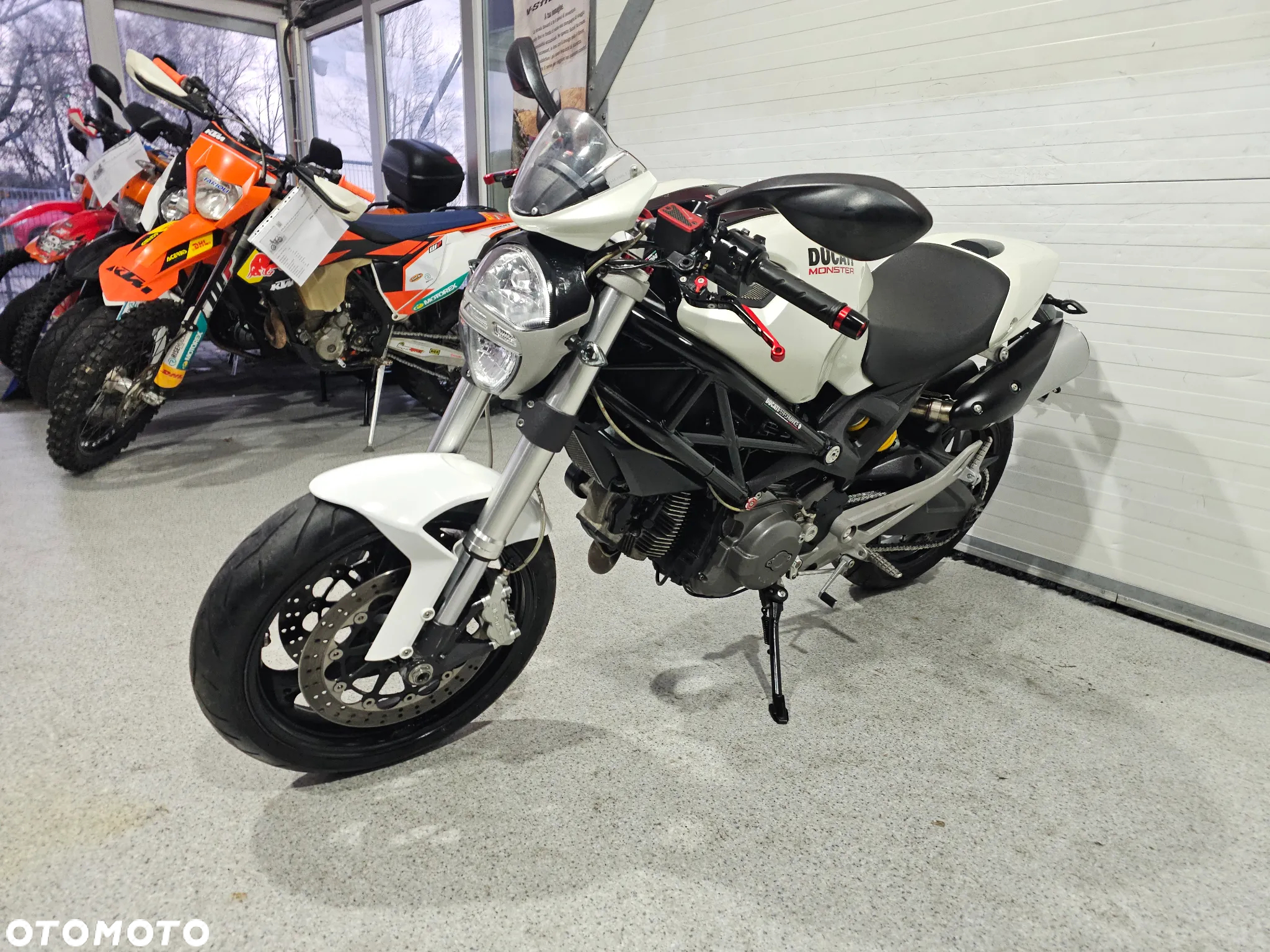 Ducati Monster - 13