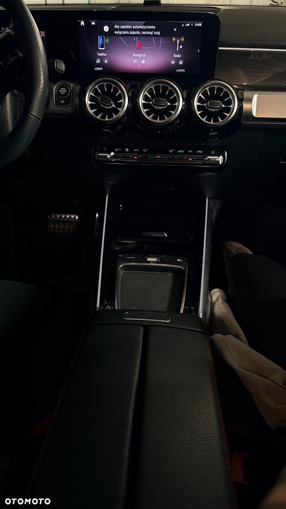 Mercedes-Benz GLB 200 AMG Line 7G-DCT - 22