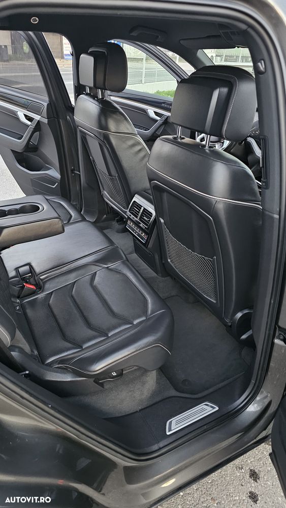 Volkswagen Touareg 3.0 V6 TDI SCR 4Motion Automatik R-Line - 29