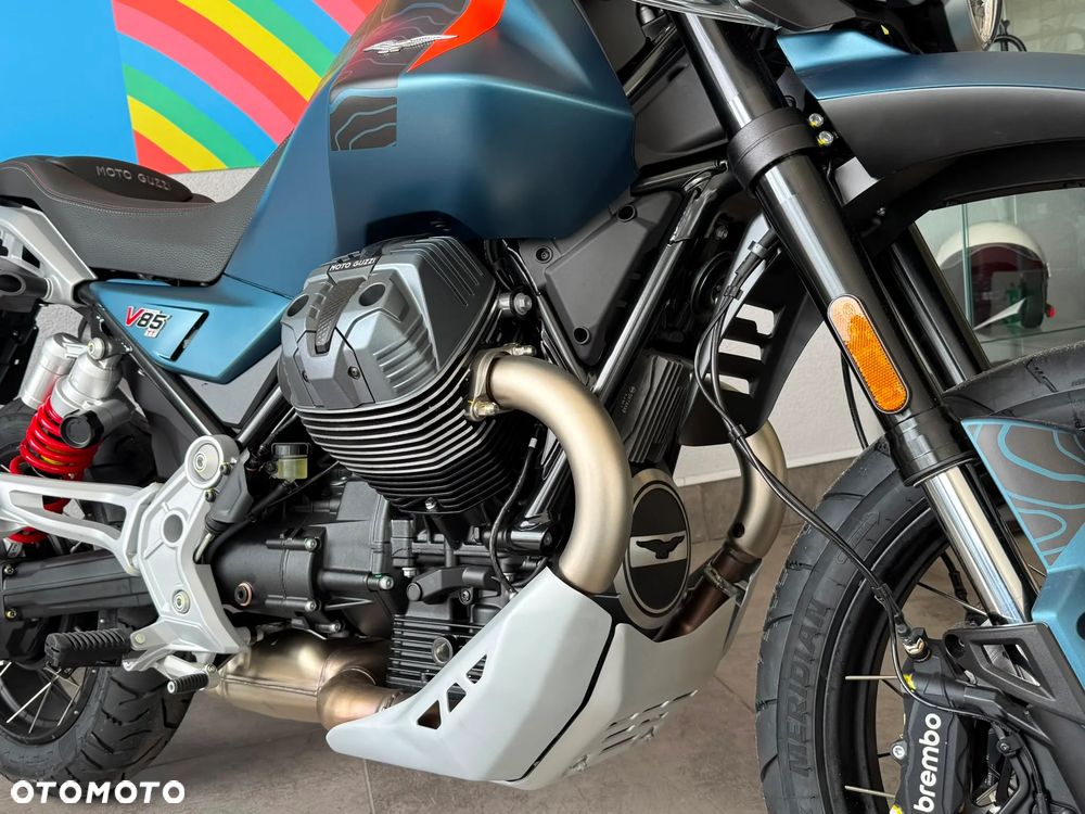 Moto Guzzi V85 - 8