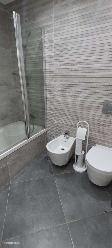 T1 moderno com varanda, elevador e segurança - Grande imagem: 2/9