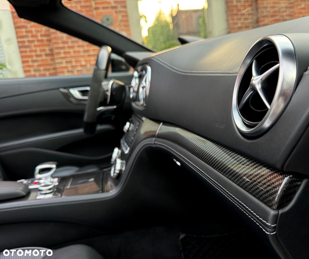 Mercedes-Benz SL 63 AMG - 32