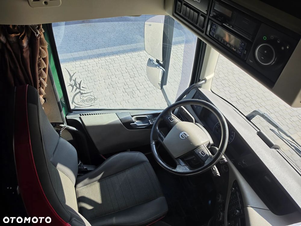 Volvo FH460 I SAVE / CARRIER 900/ KABINA SYPIALNA / CHŁODNIA KWIATOWA / SUPER STAN / 3 OŚ SKRĘTNA  / EURO 6 /SERWIS VOLVO / KONTENER KWIATOWY / - 36