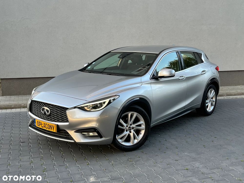 Infiniti Q30 - 13