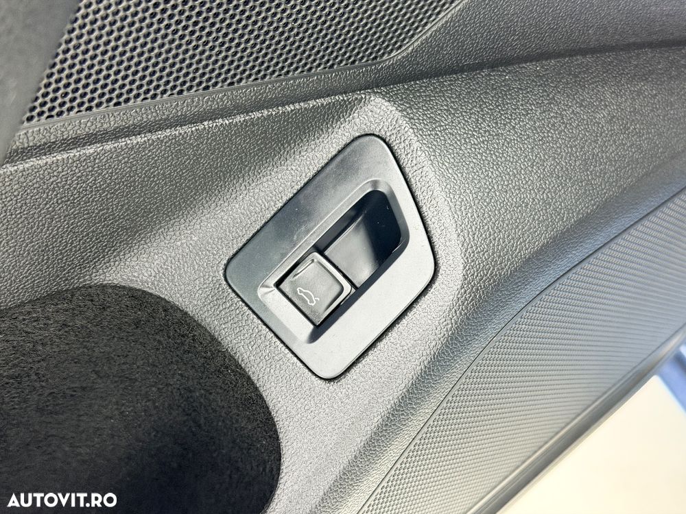 Volkswagen Passat Variant 1.6 TDI SCR DSG Business - 12