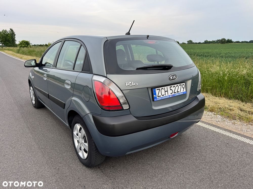 Kia Rio 1.4 EX Basis - 4