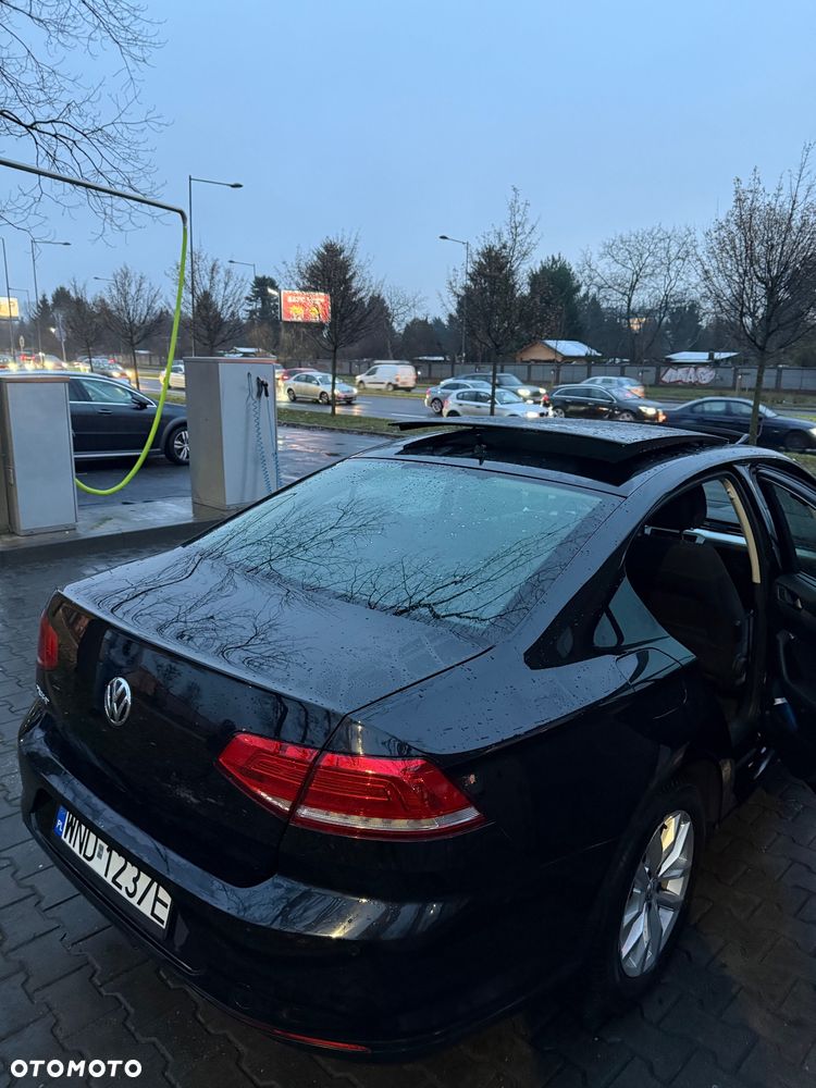 Volkswagen Passat 1.6 TDI SCR DSG Comfortline - 11
