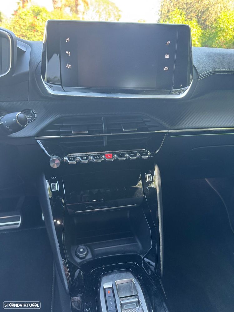 Peugeot 208 1.2 PureTech GT EAT8 - 11
