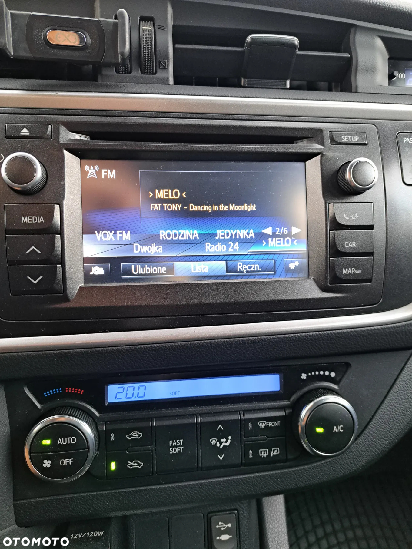 Toyota Auris 1.6 Premium + - 11