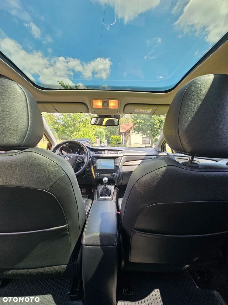 Toyota Avensis 2.0 D-4D Premium - 19