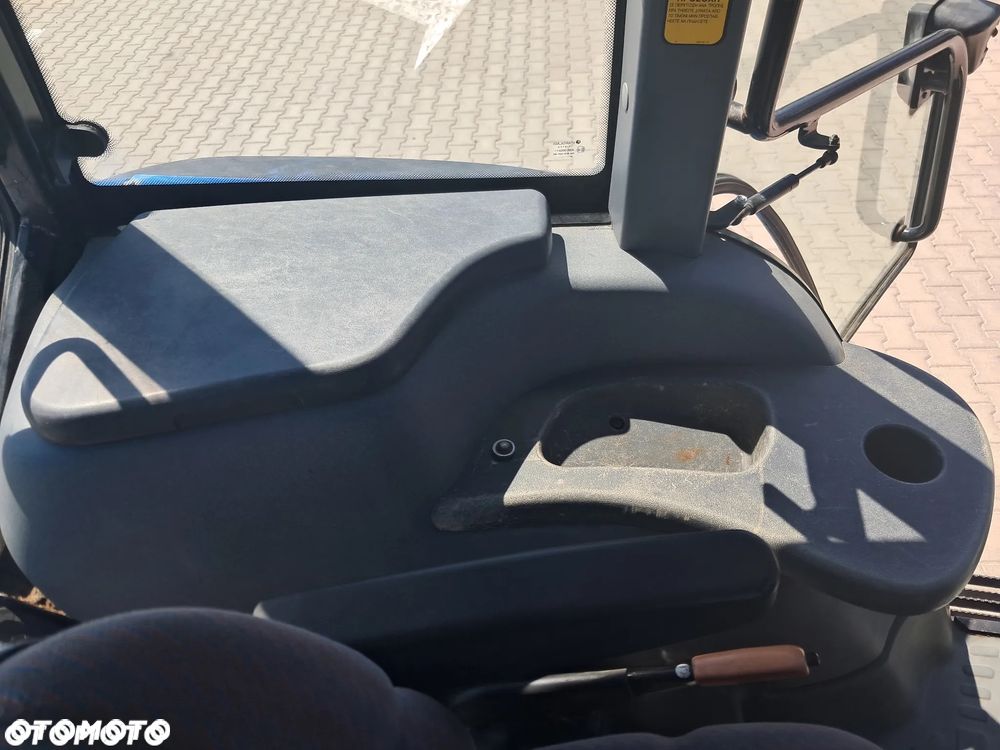 New Holland TS90 - 16