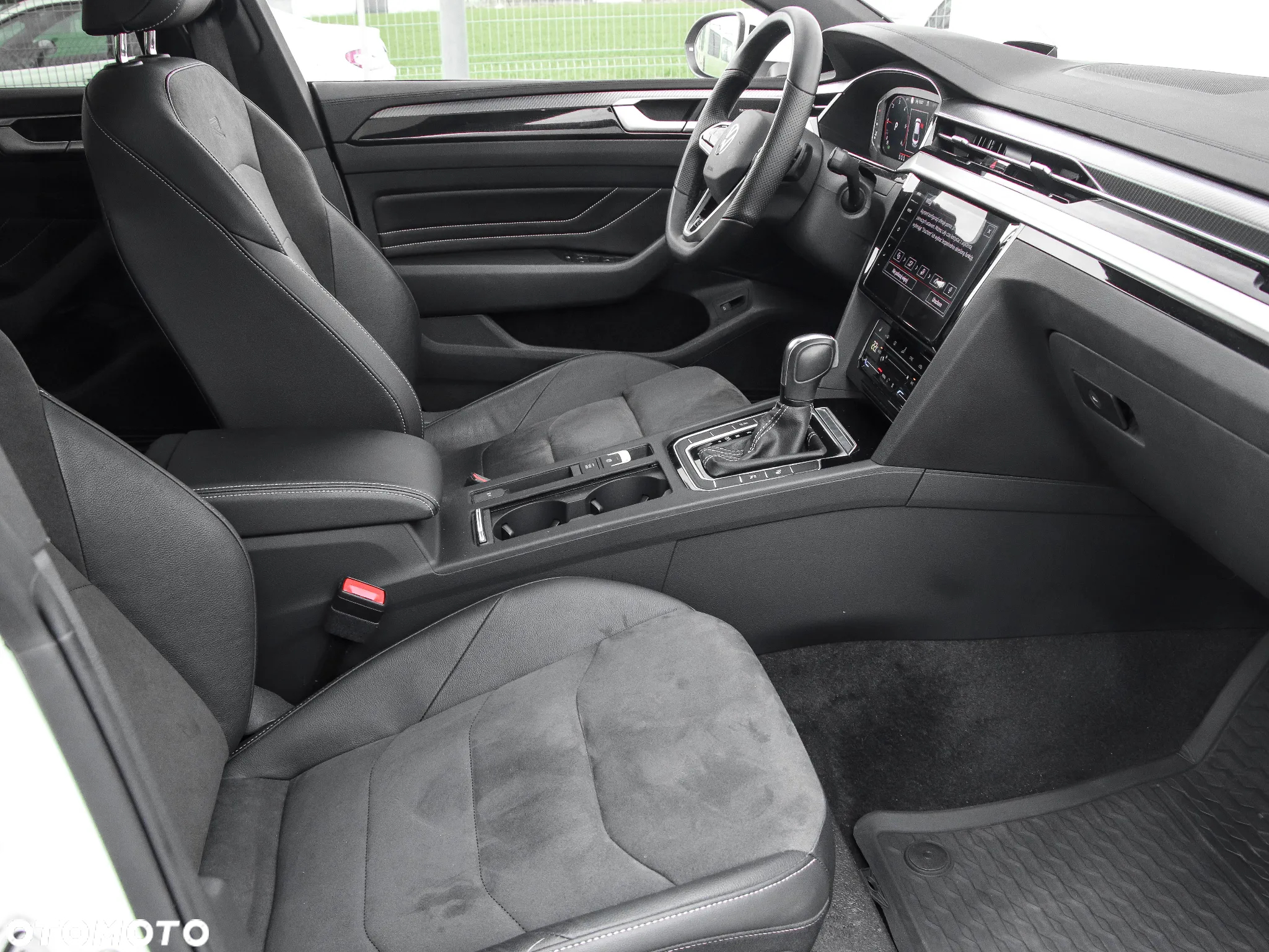Volkswagen Arteon 2.0 TDI R-Line DSG - 12