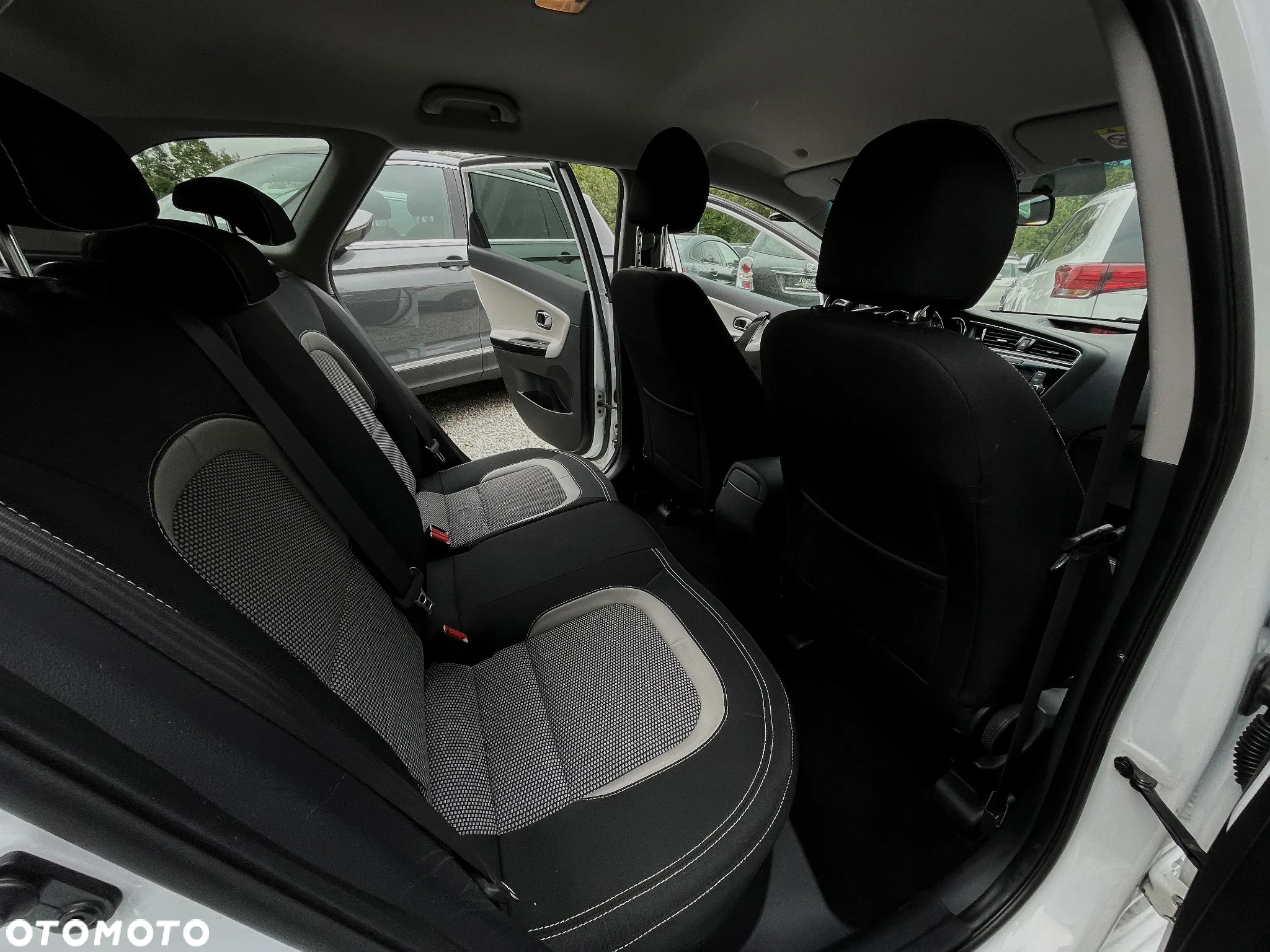 Kia Ceed 1.4 Attract - 32
