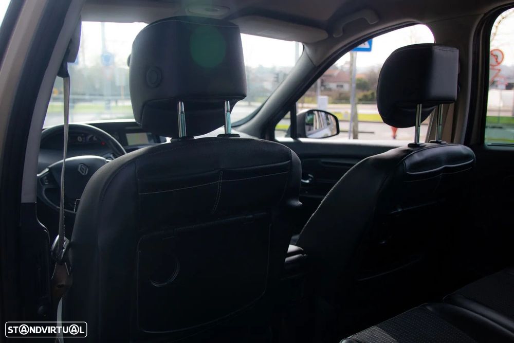 Renault Scénic 1.5 dCi Bose Edition SS - 4