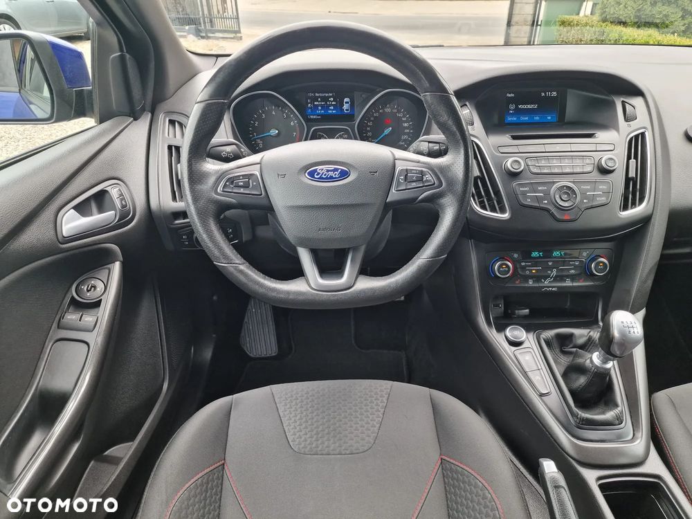 Ford Focus 1.0 EcoBoost Start-Stopp-System ST-LINE STYLE - 23