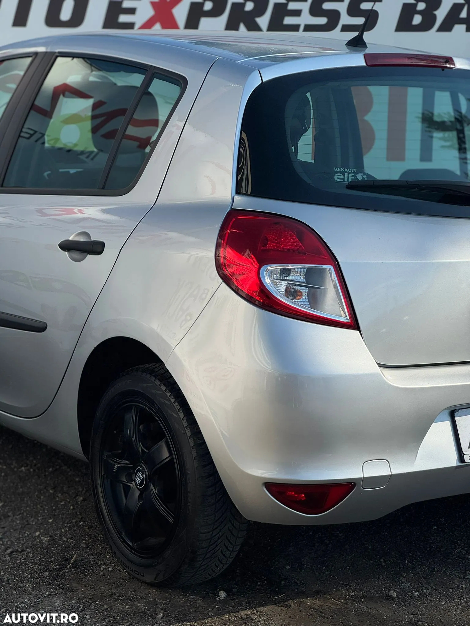Renault Clio 1.2 16V 75 Collection - 21