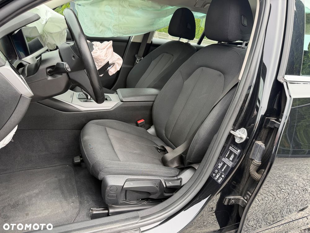 BMW Seria 3 320d xDrive M Sport - 12