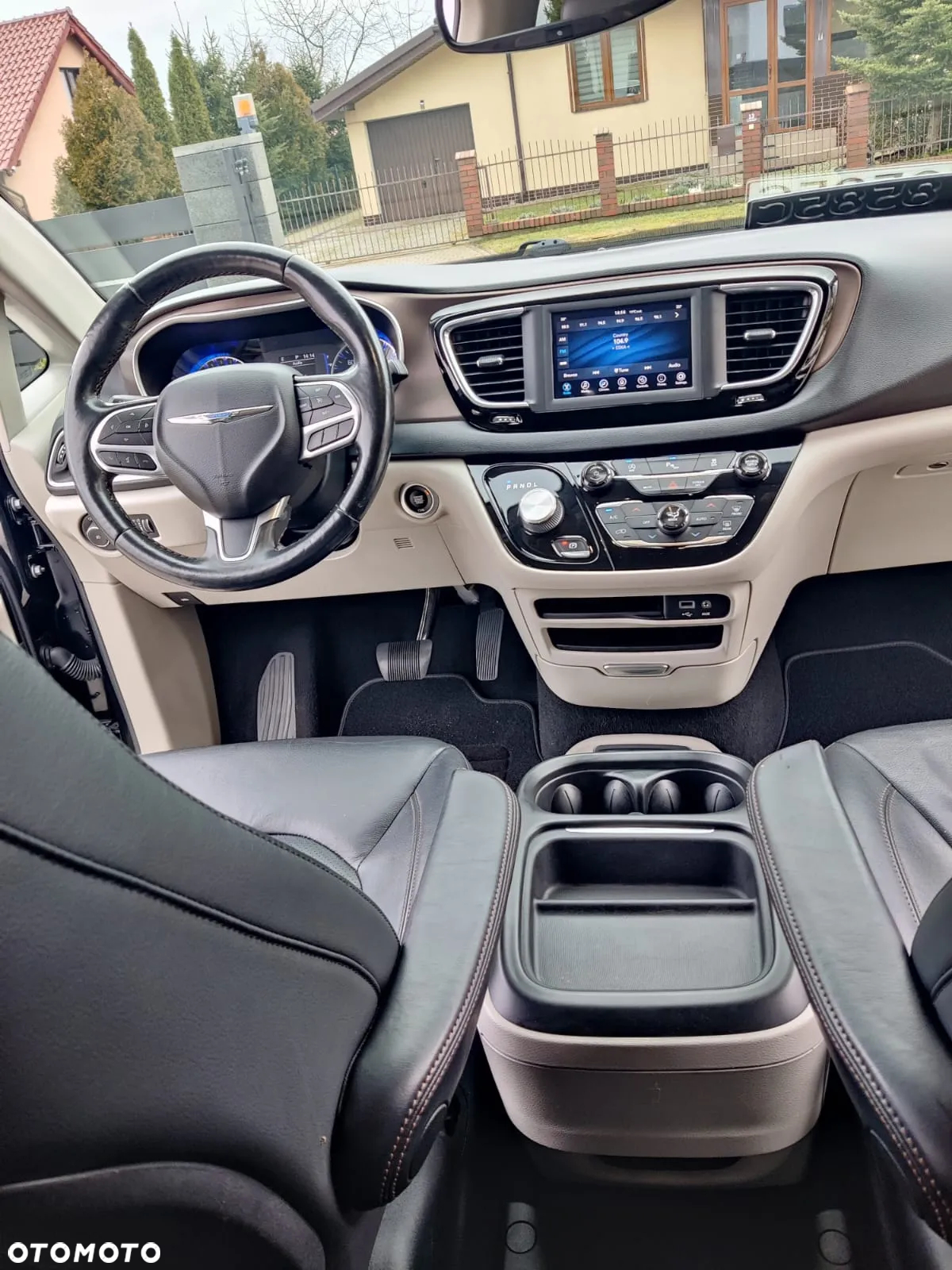 Chrysler Pacifica - 13