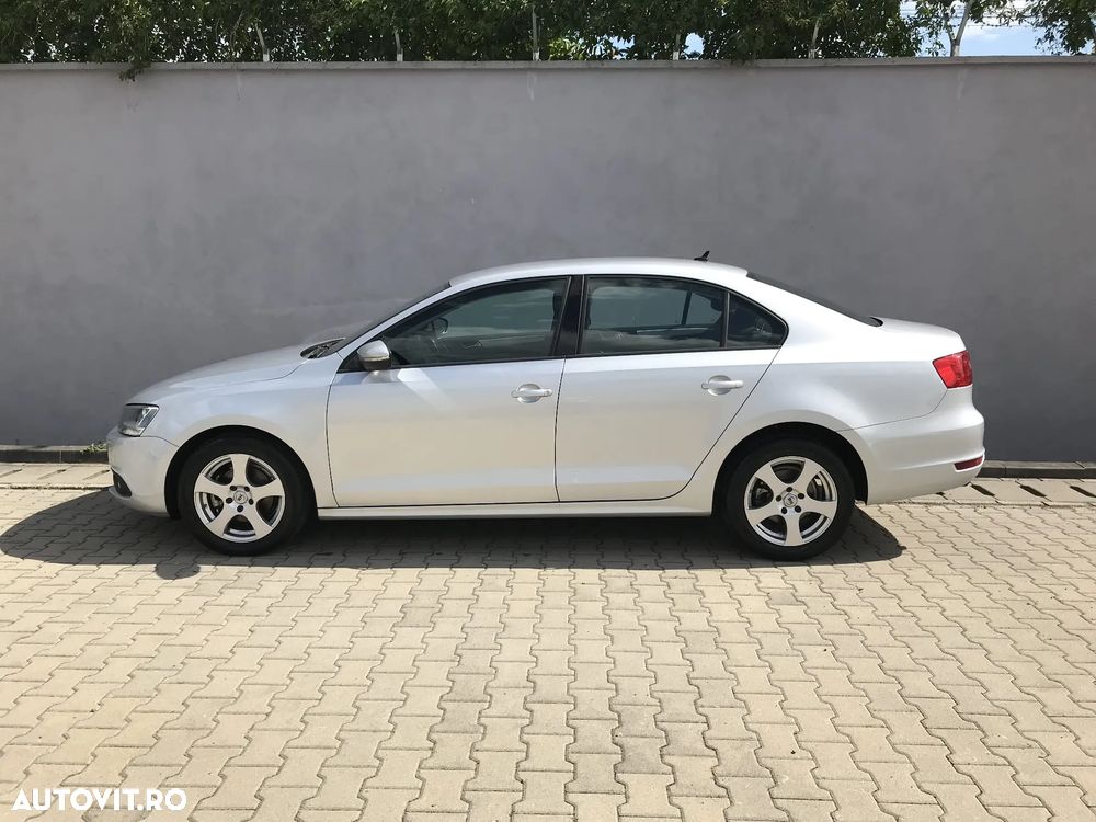 VOLKSWAGEN Jetta 2011 — imagine 12