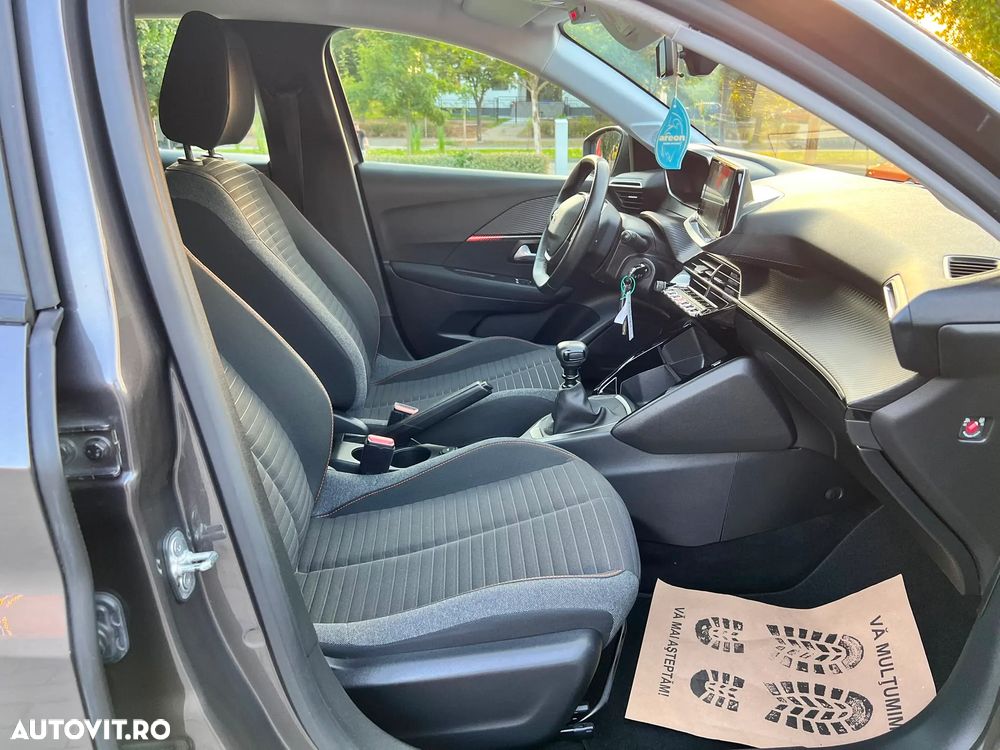 Peugeot 208 1.2 L PureTech Turbo STT Allure - 18