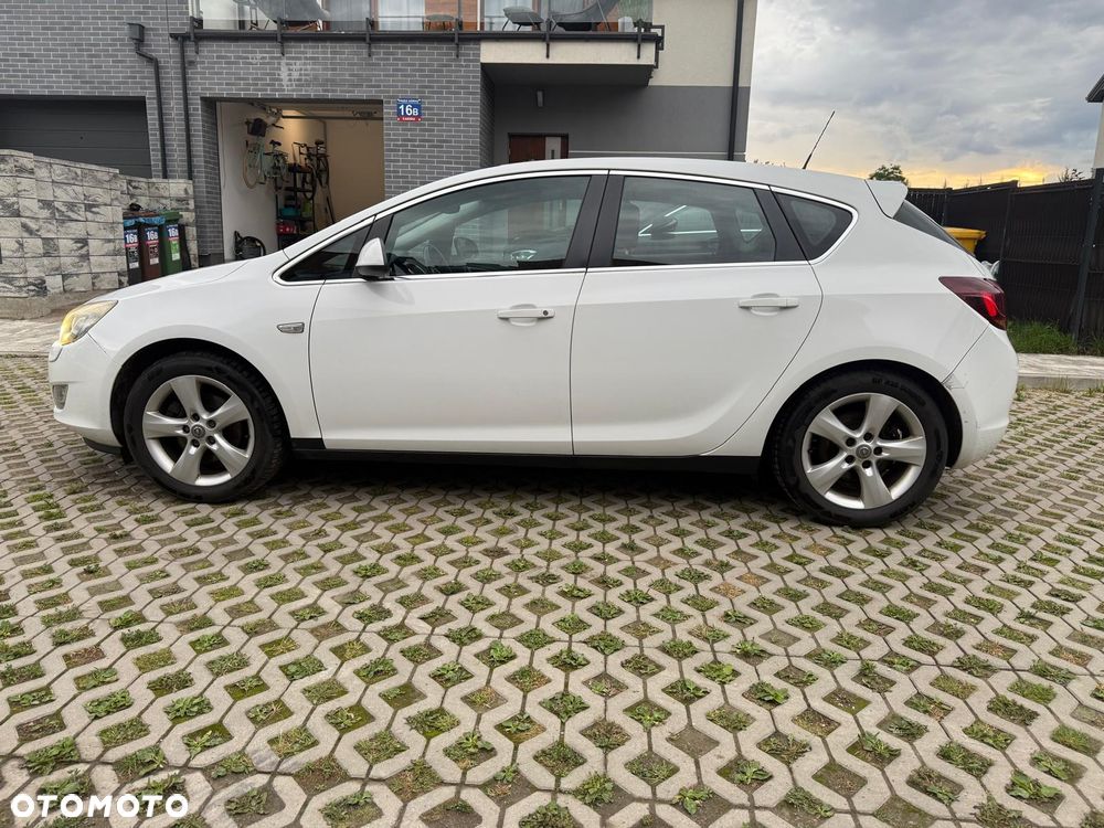 Opel Astra 2.0 CDTI Cosmo - 3
